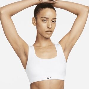 White Nike Alate Sports Bra - NWT